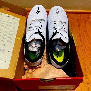 Beautiful, Specialized NIB cycling shoes!
